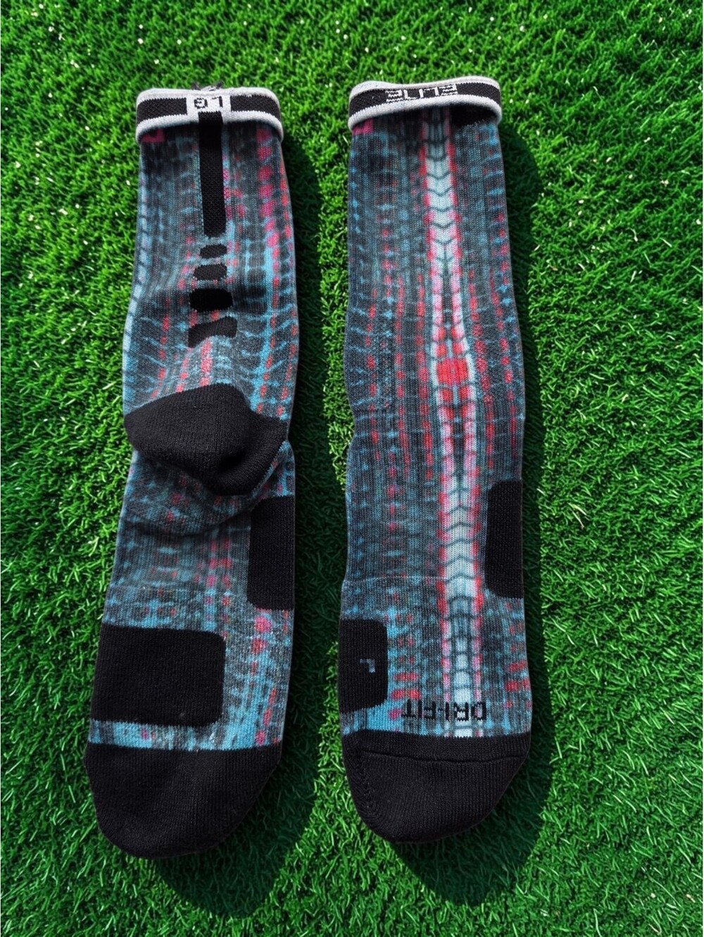 Nike Elite Dri-FIT Basketball Crew Socks Size L Purple Graphic Rare